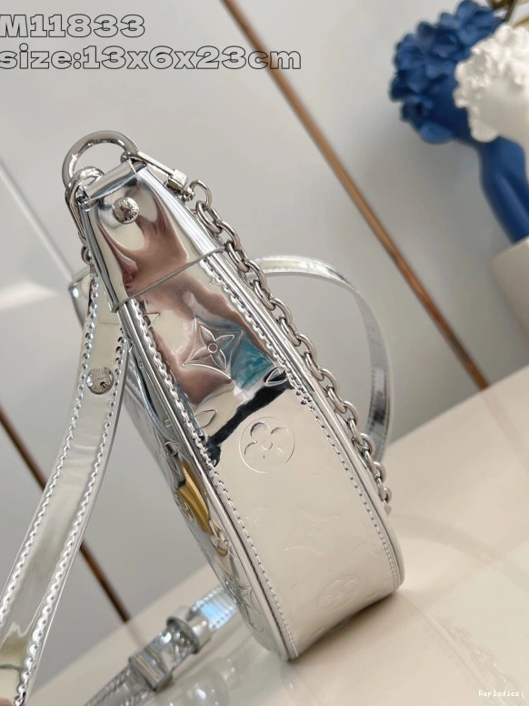 Fake Louis Bags VUITTON LOUIS LOOP-23*13*6CM 0724